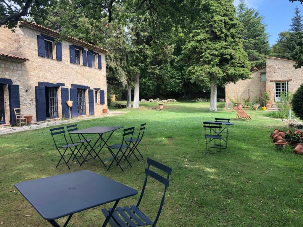Ferme Le Pavillon Bed & Breakfast Bargemon Екстериор снимка